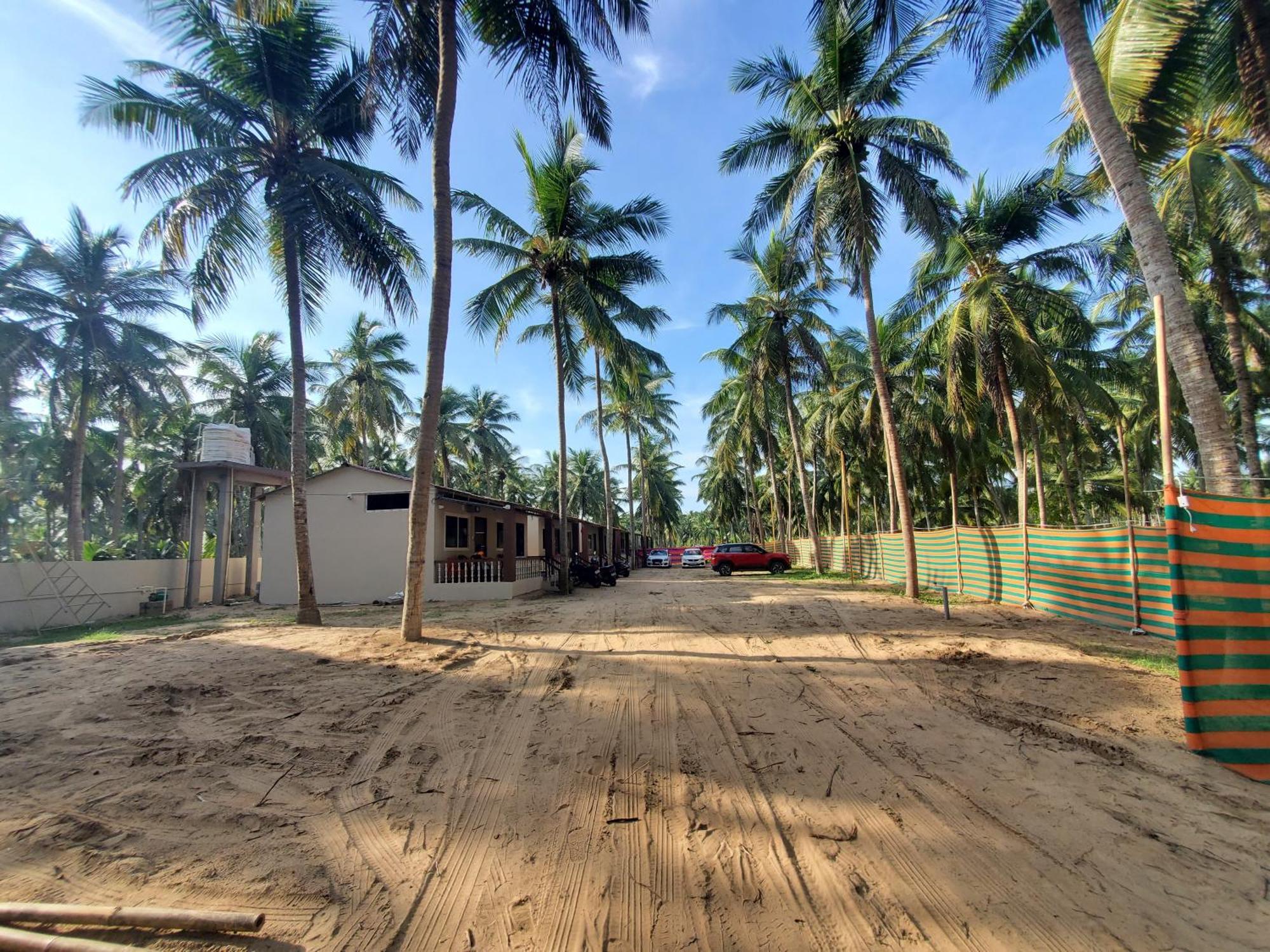 Coastline Beach Resort Perupalem Exterior foto